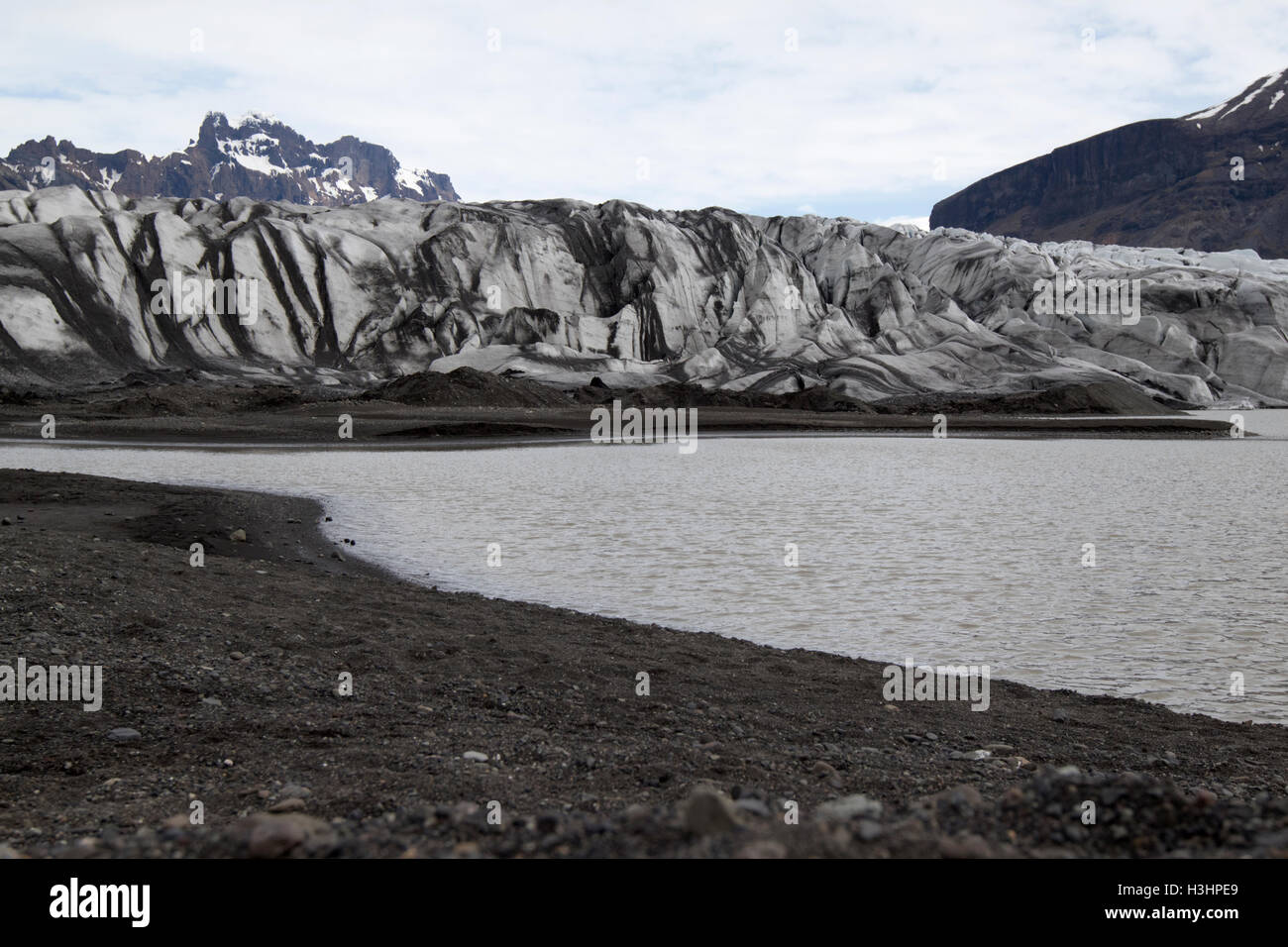 Couvert de cendres et de Skaftafell glacier Vatnajokull moraine frontale parc national en Islande Banque D'Images Couvert de cendres et de Skaftafell glacier Vatnajokull moraine frontale parc national en Islande Banque D'Images