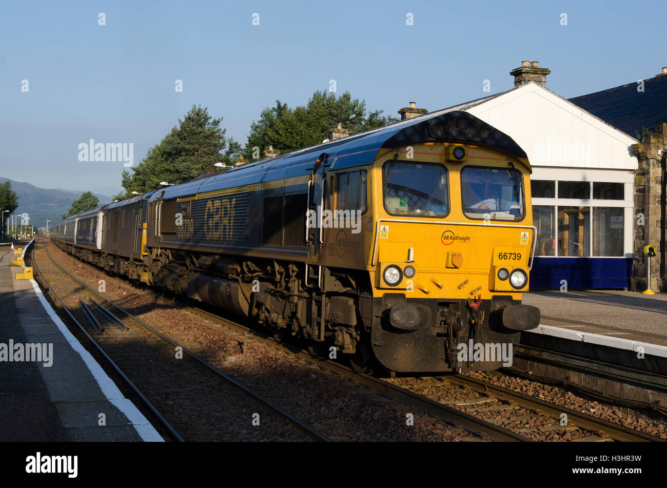 Caledonian sleeper proche gare kingussie Banque D'Images