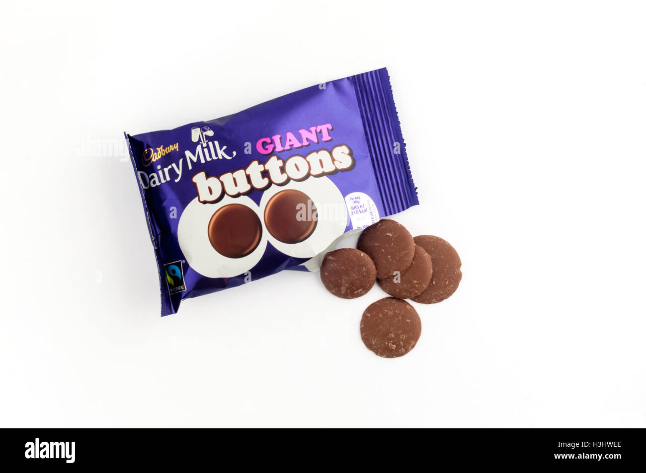 Un paquet de Cadbury's Dairy Milk Chocolate Boutons géants. Banque D'Images
