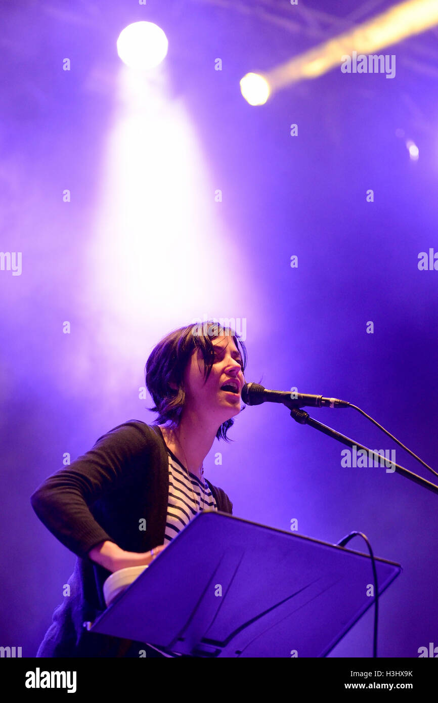 BARCELONA - 30 MAI : Sharon Van Etten effectue par Heineken Primavera Sound Festival 2014 (PS14). Banque D'Images