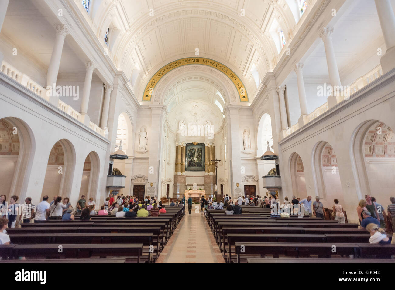 Intérieur du Sanctuaire de Fátima au Portugal Banque D'Images