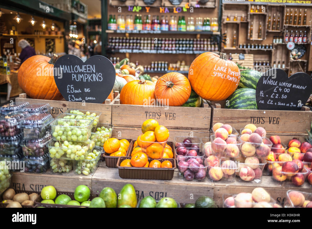 Légumes fruits avec des citrouilles pour l'Halloween dans le Borough Market à Londres Banque D'Images