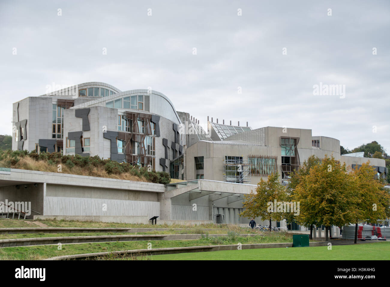 Edinburgh, Scotland UK, samedi 8 octobre 2016. Le parlement écossais dans la région d'Edinburgh Holyrood. © InfotronTof/Alamy Live News Banque D'Images