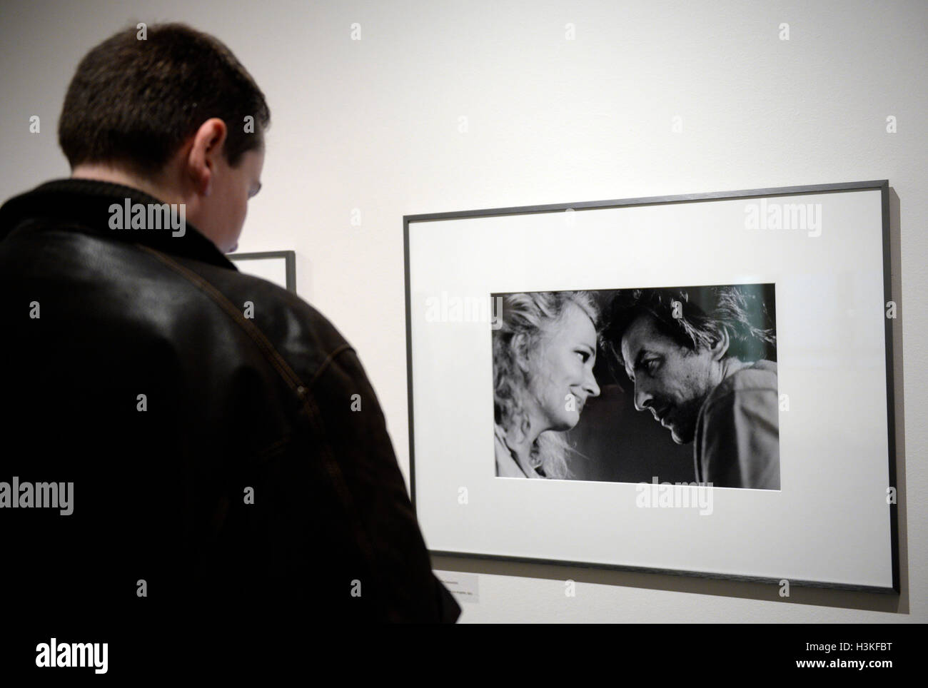 Prague, République tchèque. 10 Oct, 2016. Une exposition du photographe américain de célébrités et producteur de films Sam Shaw (1912-1999), y compris son célèbre tourné de l'actrice Marilyn Monroe avec une jupe "volants" à New York, sera ouvert à Prague' Chambre de la photographie le 11 octobre. Exposition a été ouverte aux journalistes à Prague, République tchèque, le 10 octobre 2016. © Michal Krumphanzl/CTK Photo/Alamy Live News Banque D'Images