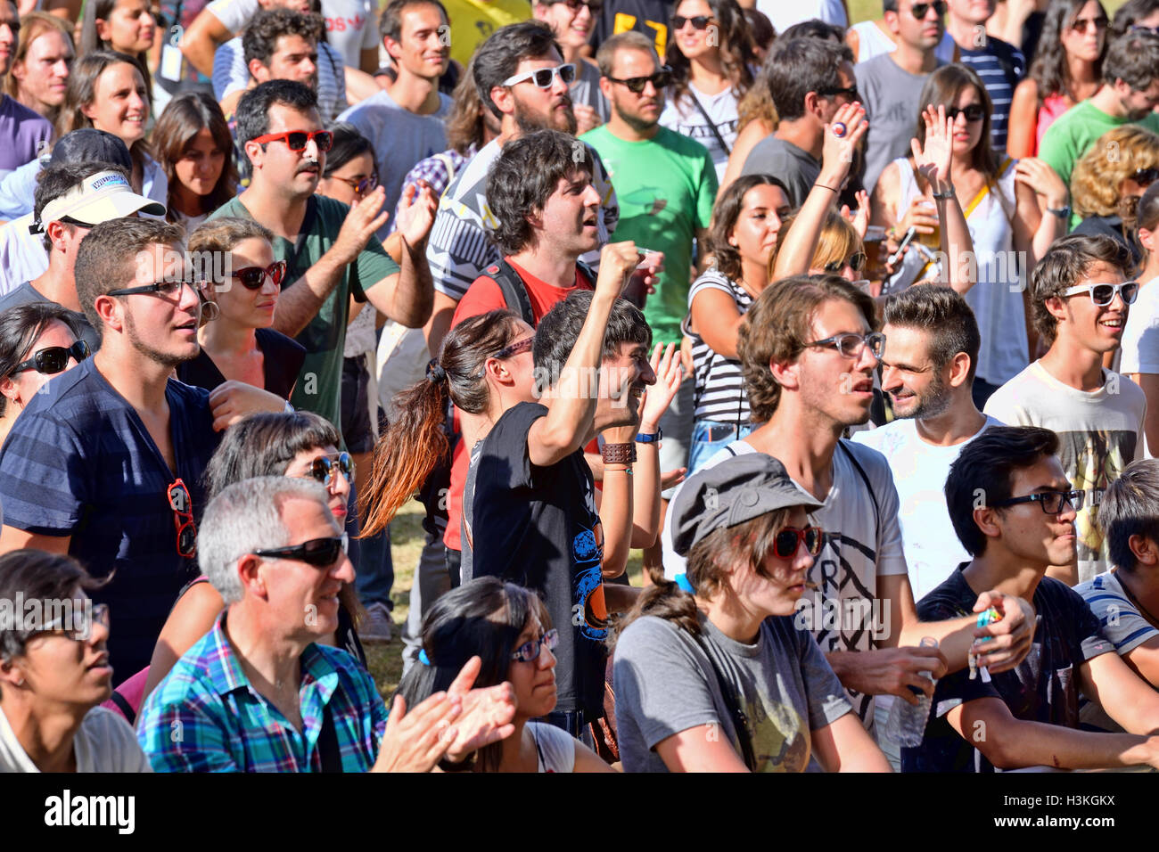 MADRID - SEPT 13 : foule lors d'un concert au Festival Dcode le 13 septembre 2014 à Madrid, Espagne. Banque D'Images