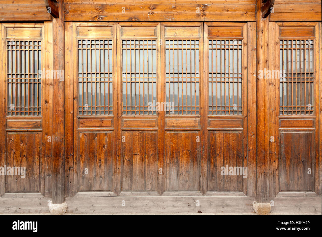 Close up style traditionnel chinois porte en bois. Banque D'Images