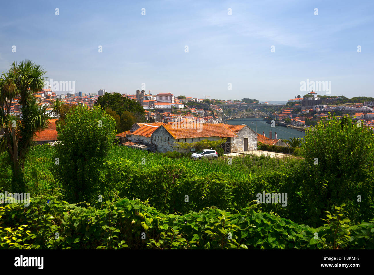 Vue sur le pont de Don Luis, Porto et Vila Nova de Gaia au Portugal Banque D'Images Vue sur le pont de Don Luis, Porto et Vila Nova de Gaia au Portugal Banque D'Images