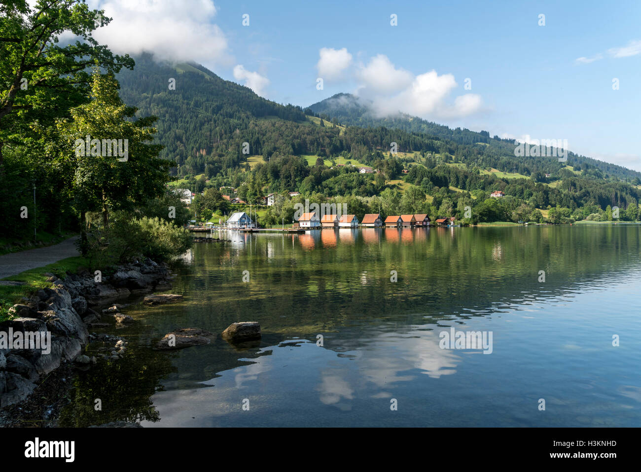 Lac Großer Alpsee près de Bühl, Immenstadt im Allgäu, Oberallgäu, Bavière, Allemagne Banque D'Images