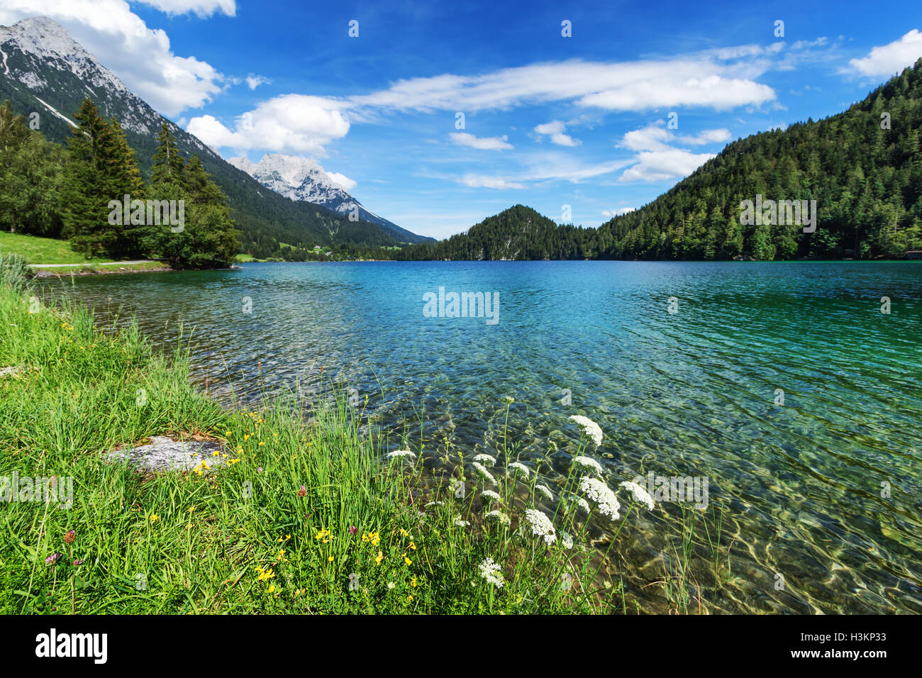 Vue idyllique de Mountain Lake. Lac Hintersteiner, Tyrol, Autriche. Banque D'Images
