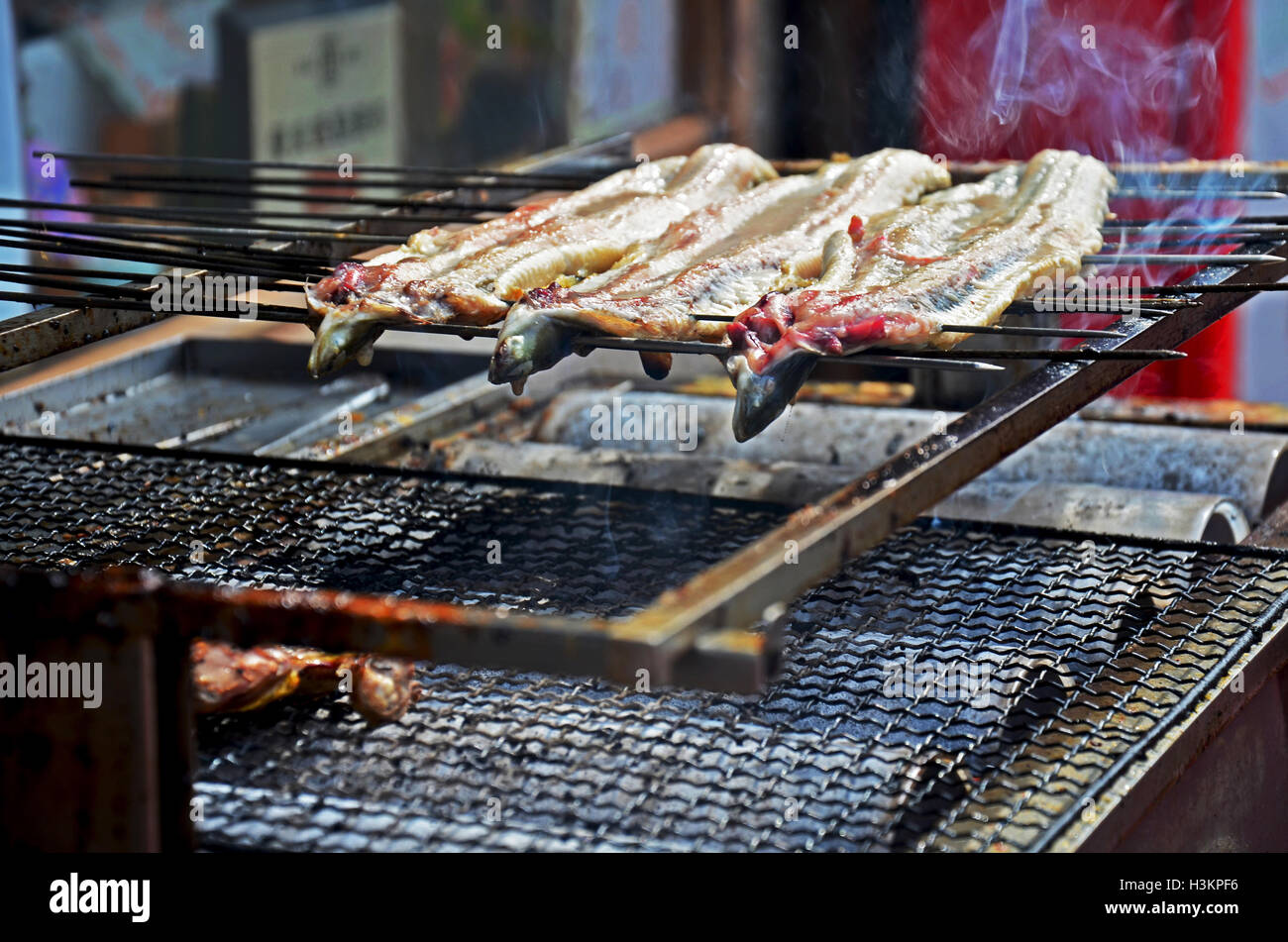 Janpanese cuisine Unagi anguille (personnes) ou à l'anguille kabayaki ou grillé sur steert restaurant à vendre les gens et traveler entre go Banque D'Images