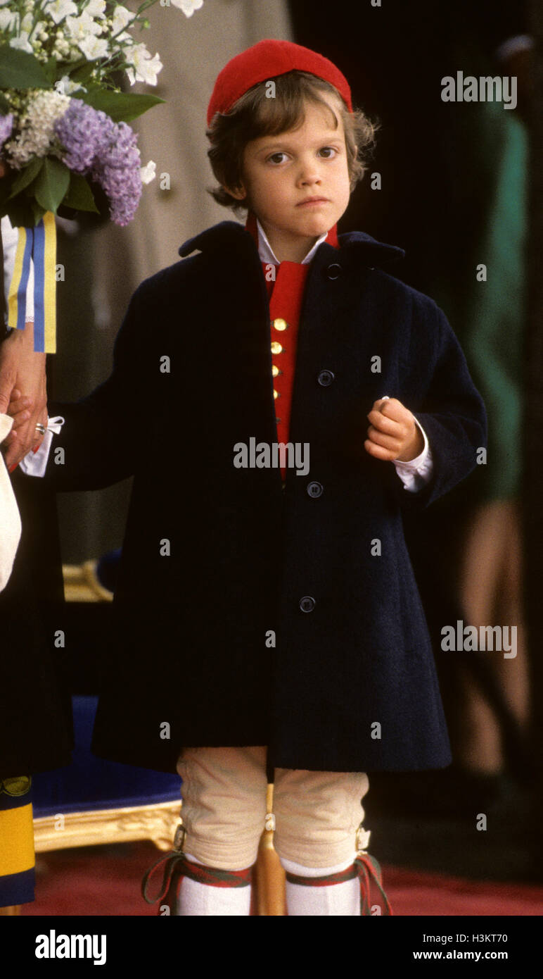 Le prince Carl Philip en costume national journée nationale de Suède 1984 Banque D'Images