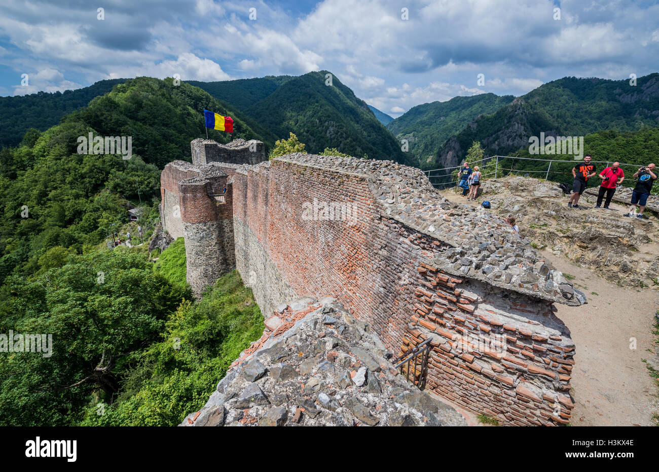 Aussi appelé Château Poenari Poenari Citadelle sur plateau du mont Cetatea, Roumanie, un des principaux forteresse de Vlad III Empaleur Banque D'Images