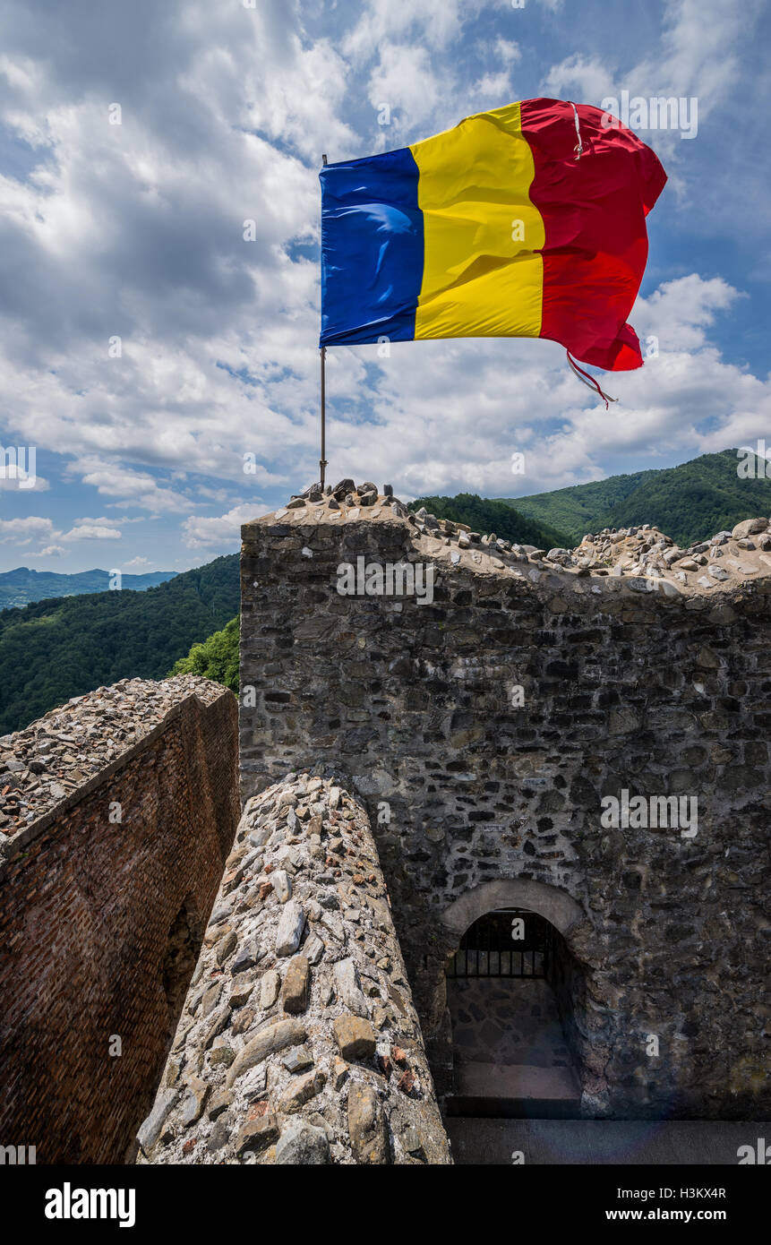 Aussi appelé Château Poenari Poenari Citadelle sur plateau du mont Cetatea, Roumanie, un des principaux forteresse de Vlad III Empaleur Banque D'Images