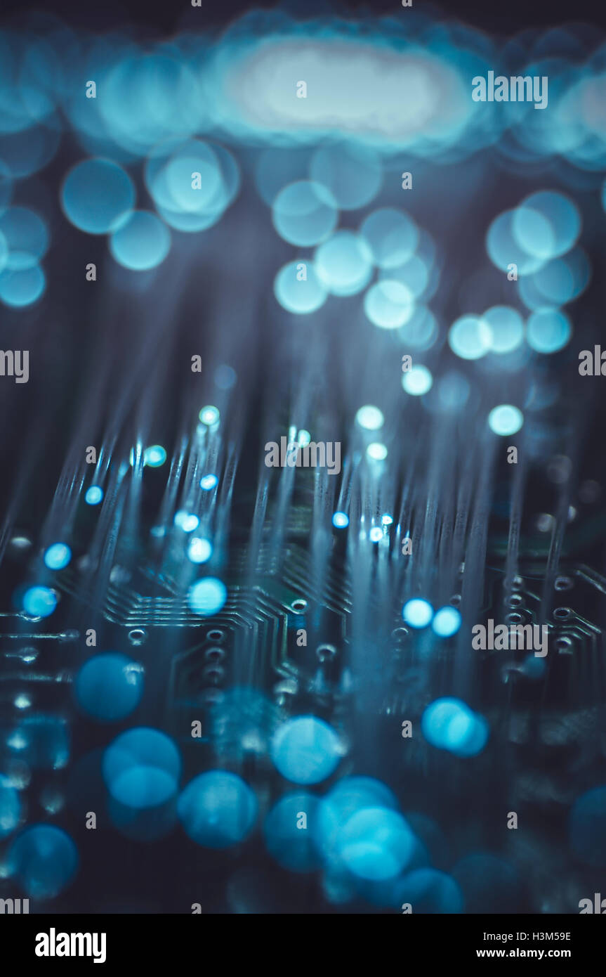 Processeur, carte mère, de l'information feux de fibres optiques puce Banque D'Images