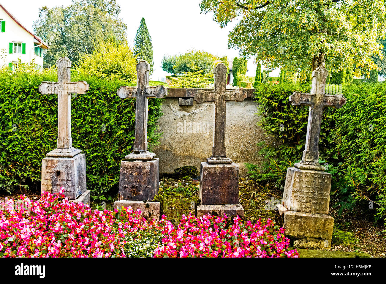 Au cimetière de l'Hirzel, Canton de Zurich, en Suisse avec les tombes des ancêtres de Johanna Spyri, Gräber der Eltern von Spyri Banque D'Images