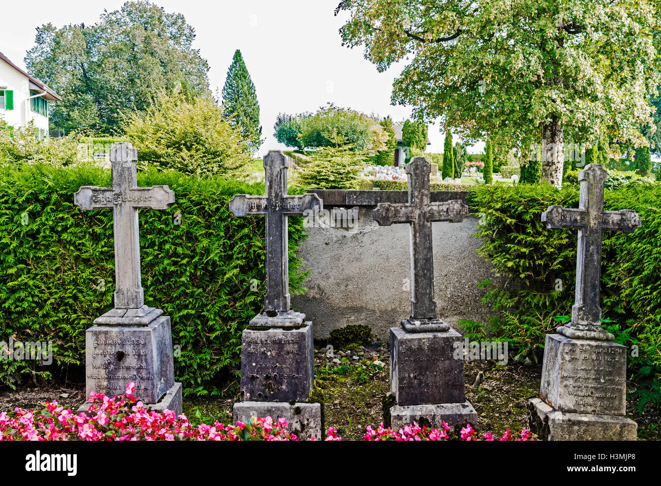 Au cimetière de l'Hirzel, Canton de Zurich, en Suisse avec les tombes des ancêtres de Johanna Spyri, Gräber der Eltern von Spyri Banque D'Images