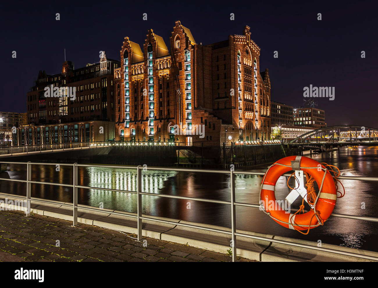 Panorama de nuit de l'International Maritime Museum, Hafencity, Hambourg Banque D'Images