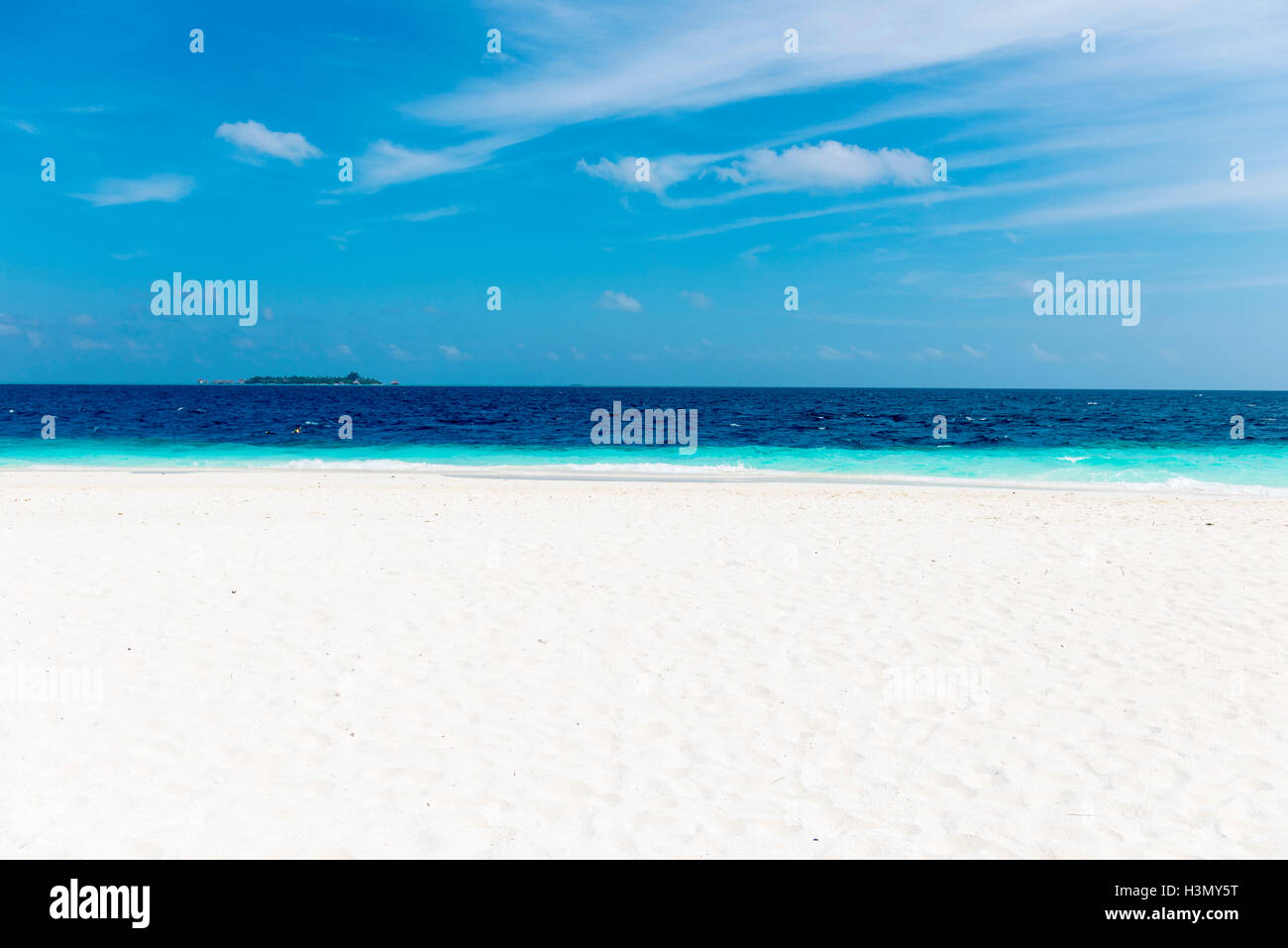Plage de sable blanc, aux Maldives Banque D'Images