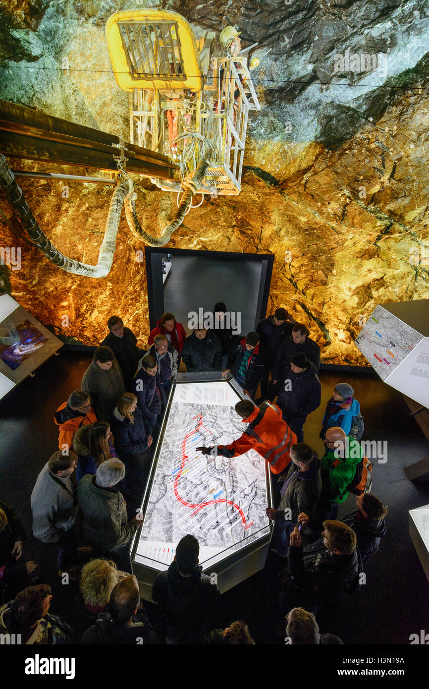 Gloggnitz : construction du Tunnel de Base de Semmering : Infobox Gloggnitz, visiteurs et maître des chemins de fer autrichiens ÖBB à carte, Wien Banque D'Images