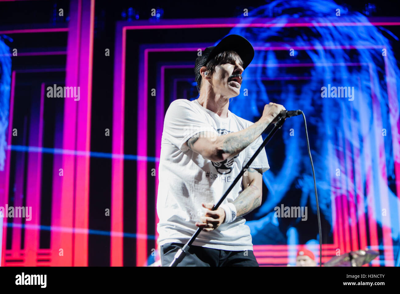 Turin, Italie. 10 octobre 2016. Piments rouges chauds exécutés vivants à Turin crédit: Daniele Baldi Banque D'Images