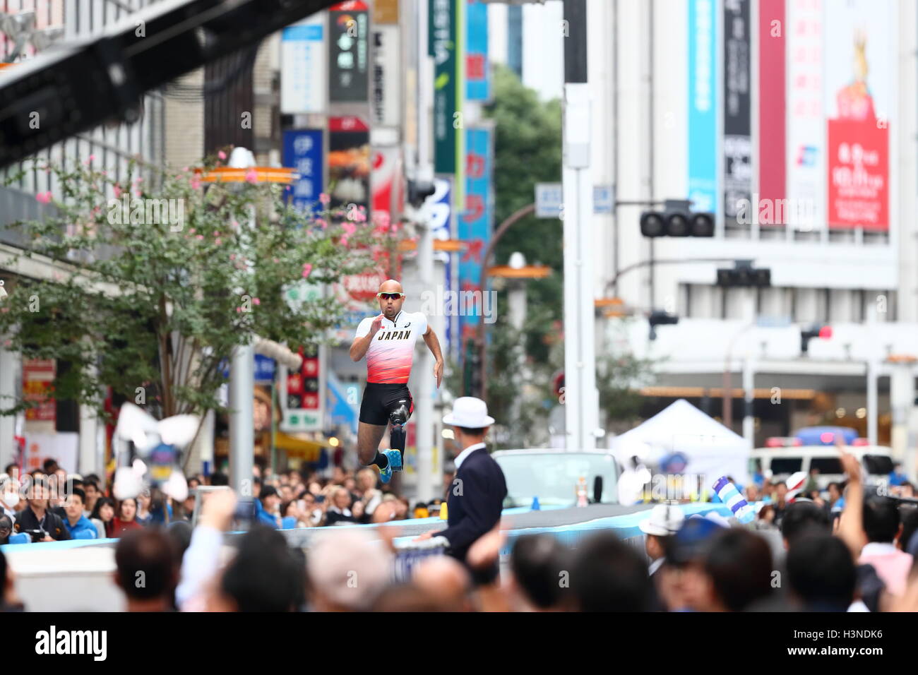 Atsushi Yamamoto, 10 octobre 2016 : La démonstration par les Japonais les athlètes de haut niveau ont été organisées pour promouvoir Tokyo 2020 Jeux Olympiques et Paralympiques de 2010 à Shibuya à Tokyo, Japon. © AFLO SPORT/Alamy Live News Banque D'Images