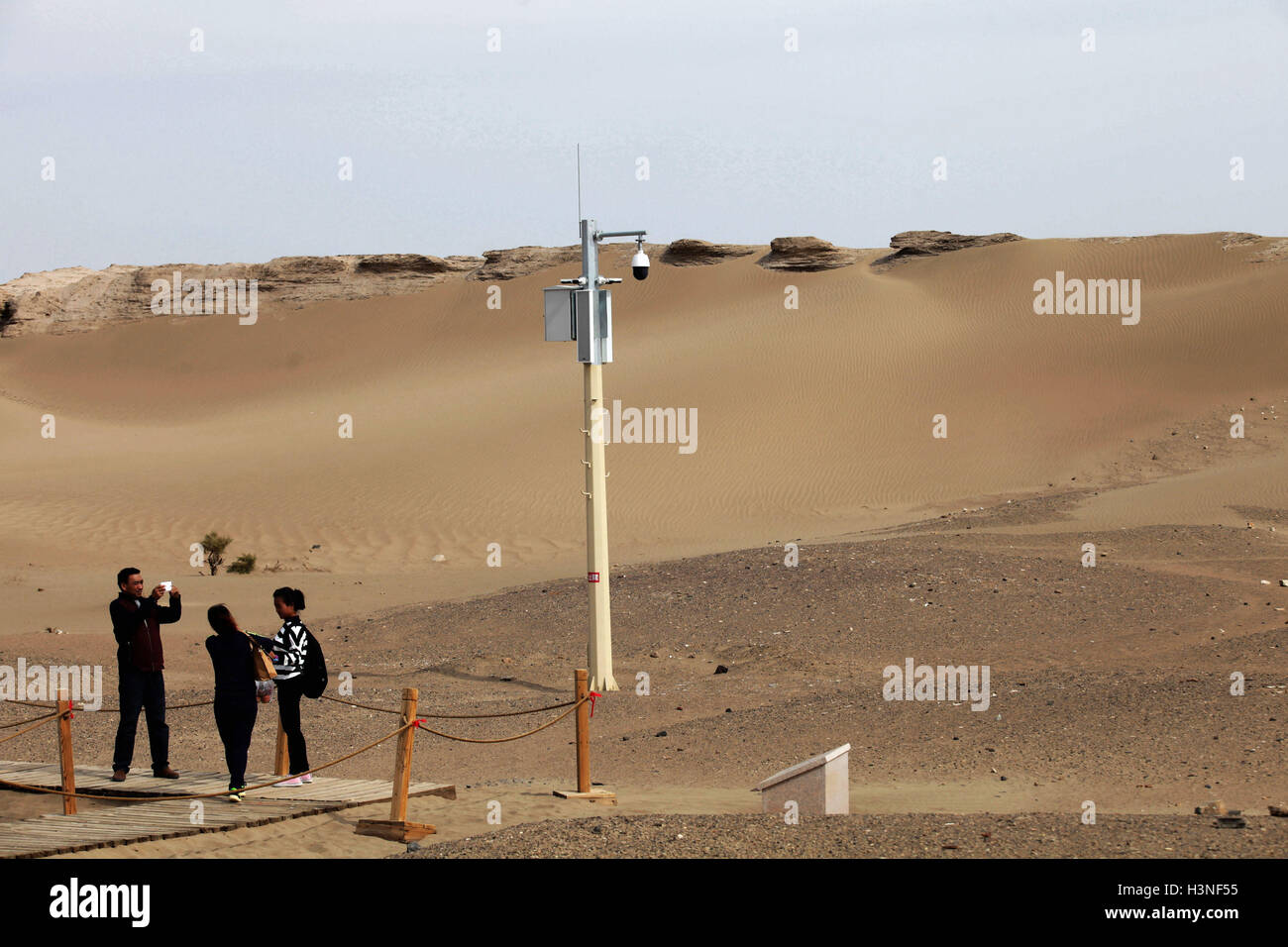 Ejina, Ejina, Chine. 3e oct, 2016. La Mongolie intérieure, la Chine le 3 octobre 2016 à : ?(EDITORIAL ?utiliser ?SEULEMENT. ?CHINE ?OUT) Ville Noire, construit près de 1 200 ans en Chine du nord, Ejina¡¯s - Région autonome de Mongolie Intérieure, est le plus grand et le plus complet de la ville ancienne route de la soie des reliques. © SIPA Asie/ZUMA/Alamy Fil Live News Banque D'Images