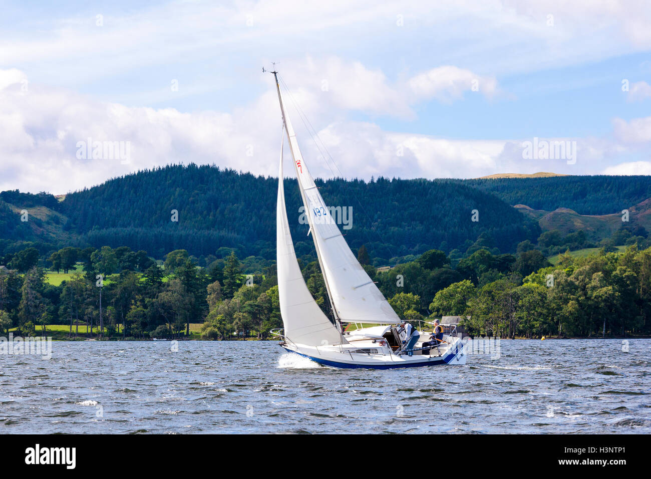 Le Lake District - Voile sur Ullswater, Cumbria UK Banque D'Images