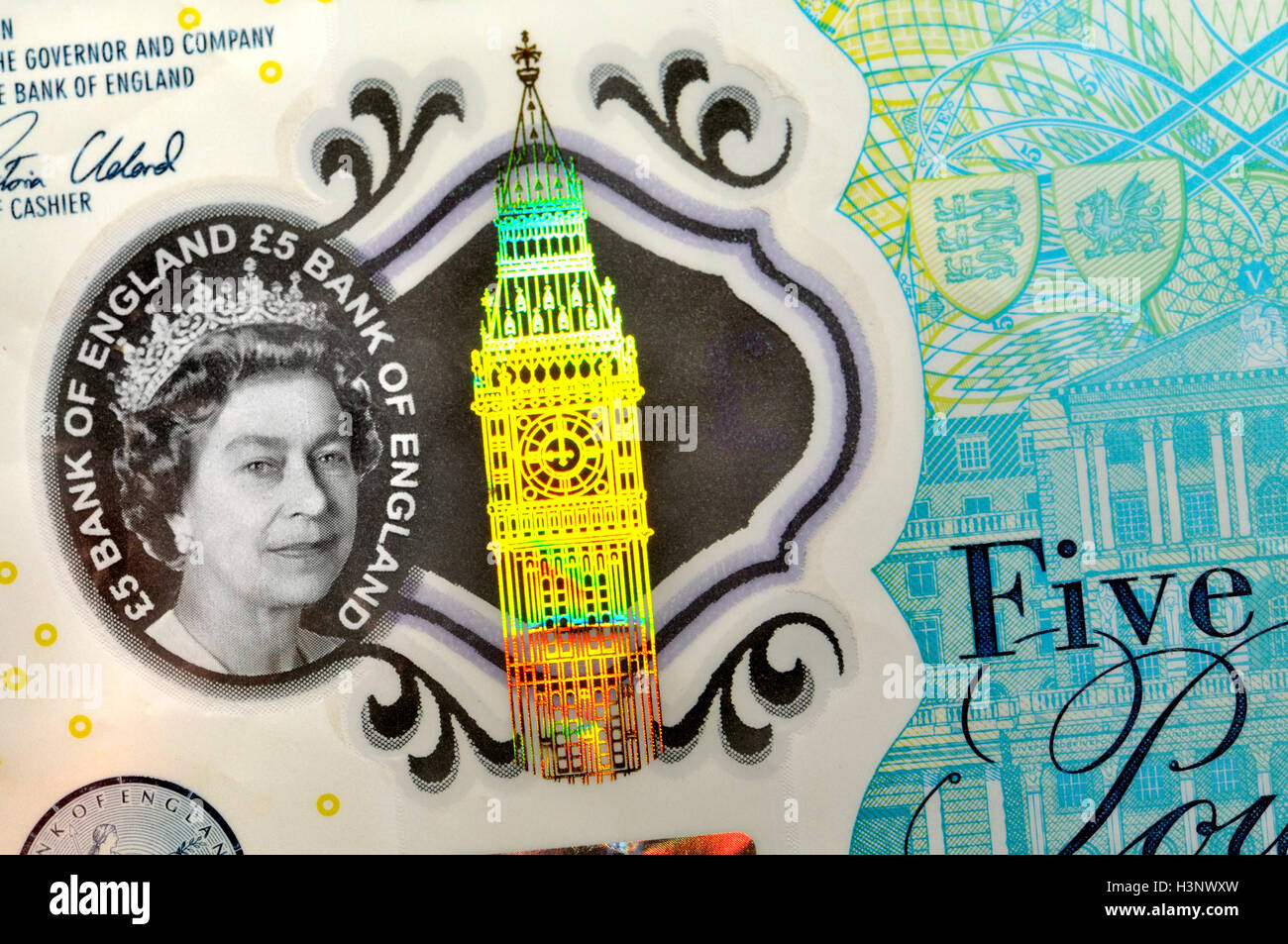 Nouveau (2016) British plastic €5 note indiquant les éléments de sécurité - 'transparente' ; Big Ben hologramme ; points jaunes - Eurion ' Banque D'Images