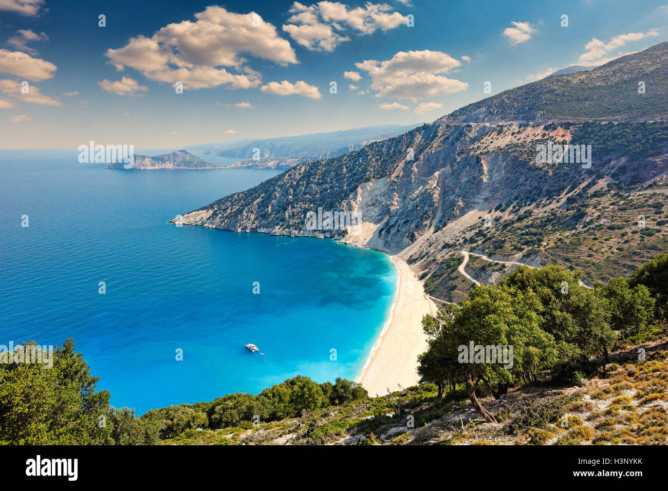 La célèbre plage de Myrtos sur l'île de Céphalonie, Grèce Banque D'Images