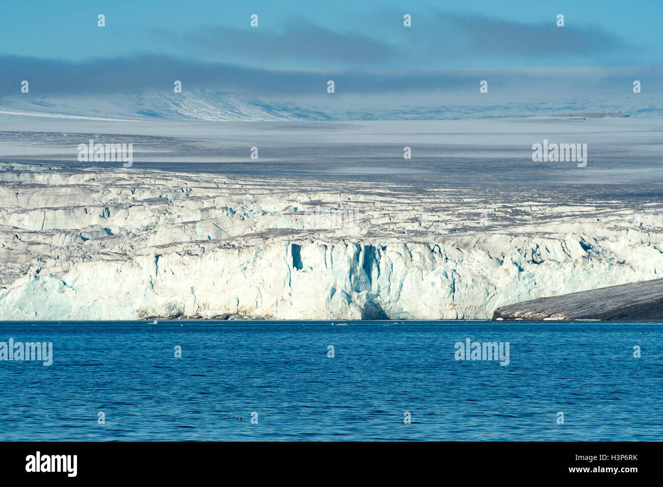 Glacier dans le détroit d'Hinlopen, Svalbard, Norvège Banque D'Images