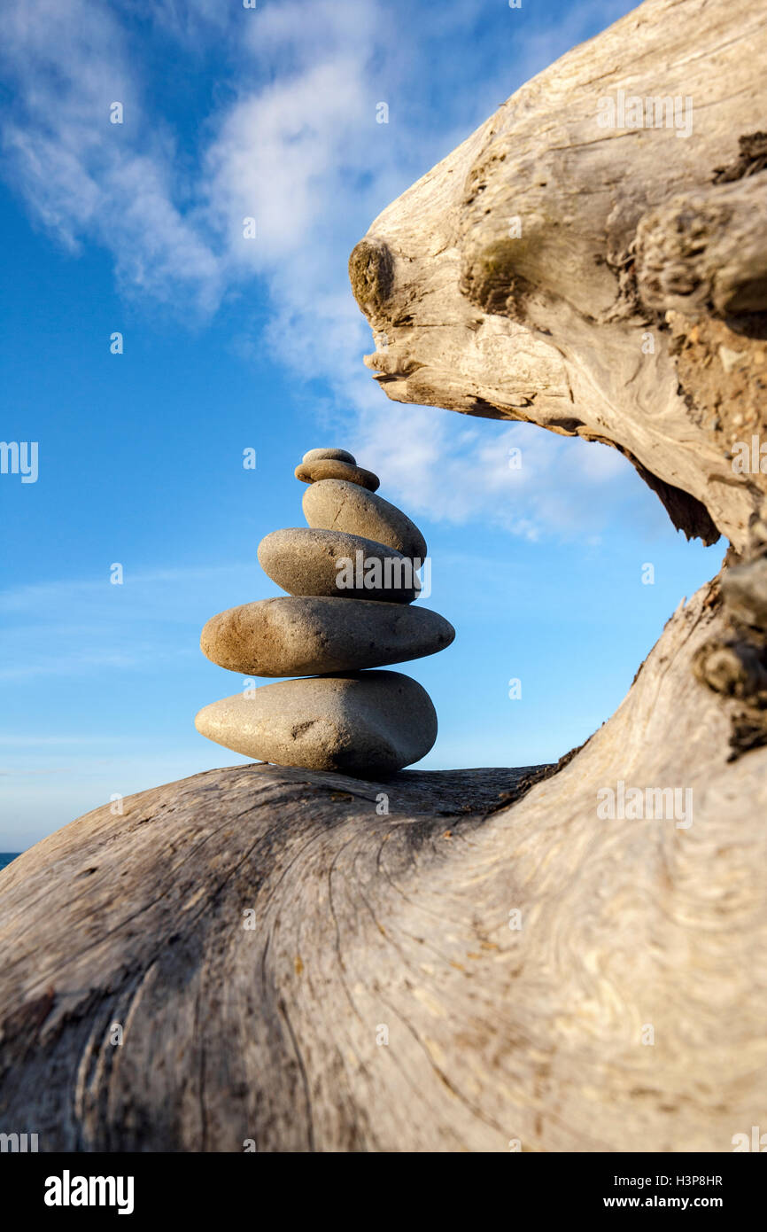Cairn - Rock d'Ediz Hook, Port Angeles, Washington, USA Banque D'Images