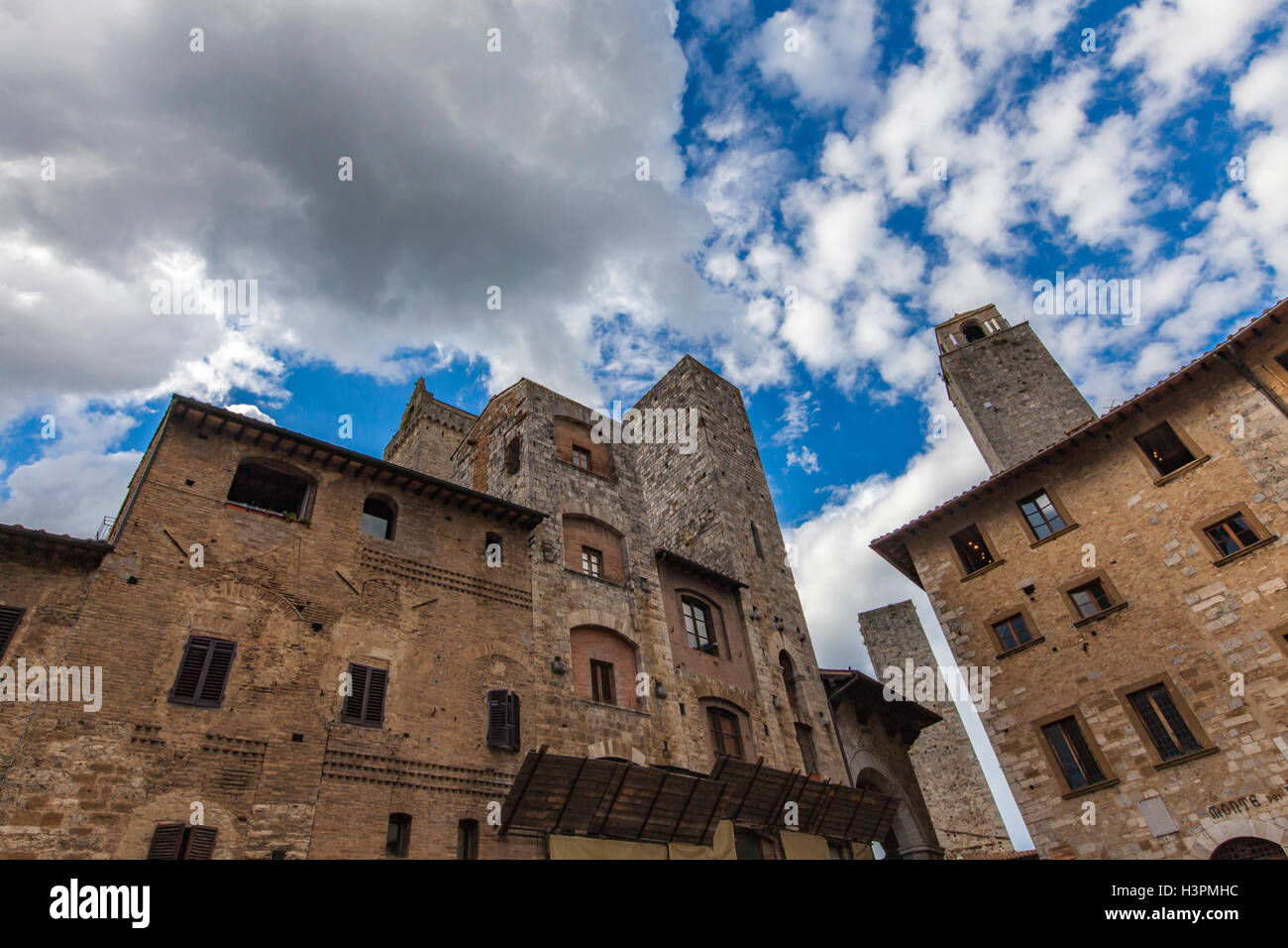 Voir à l'ancien hôtel des tours de pierre à San Gimignano en Toscane, Italie Banque D'Images