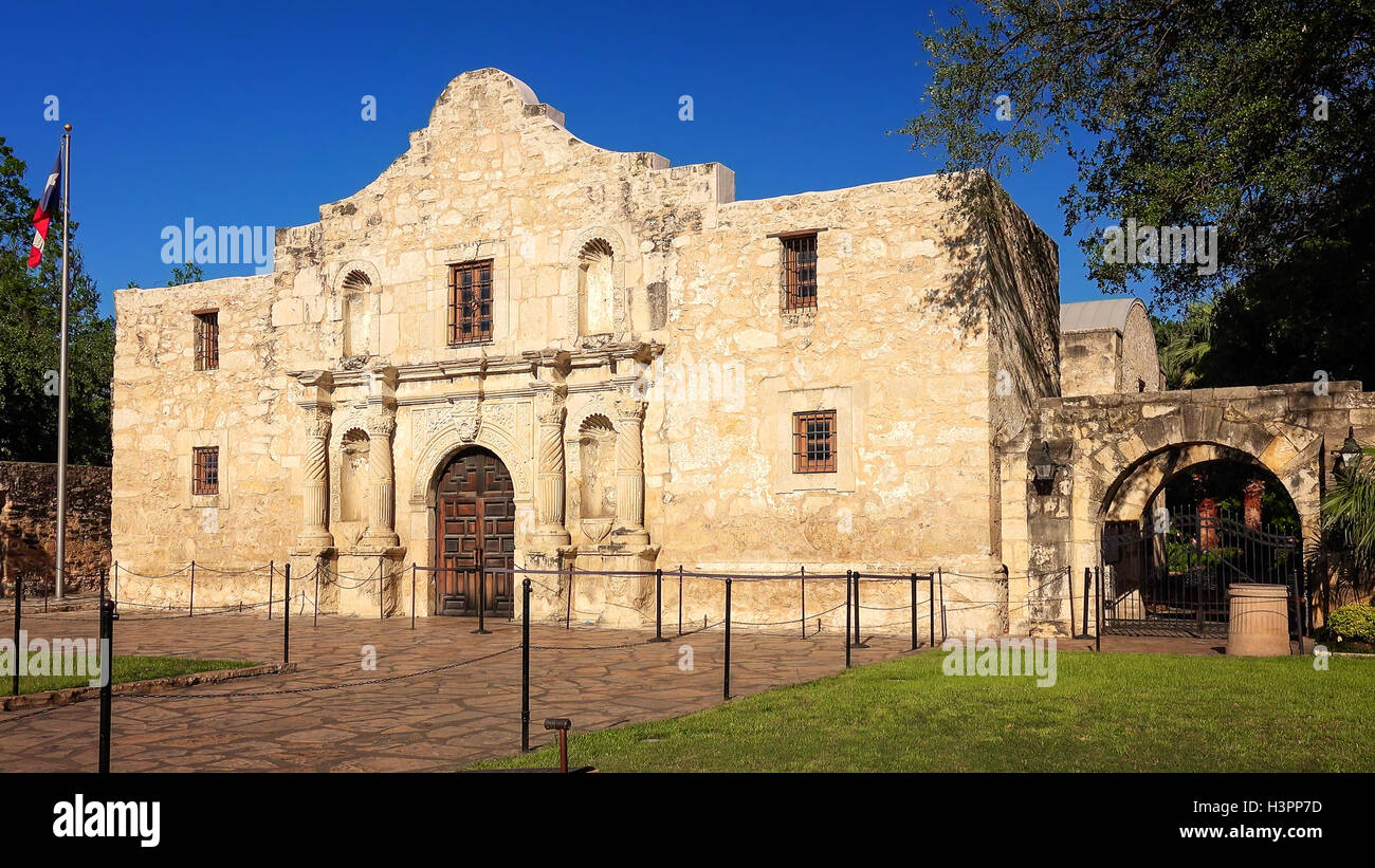 Vue extérieure de l'historique Alamo à San Antonio, Texas Banque D'Images