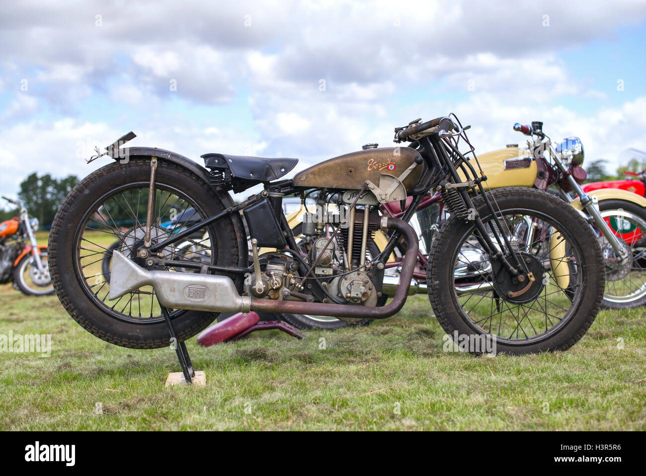 Vintage moto Terrot à Malle, le kilomètre de course. Londres . Vintage / Retro filtre appliqué Banque D'Images