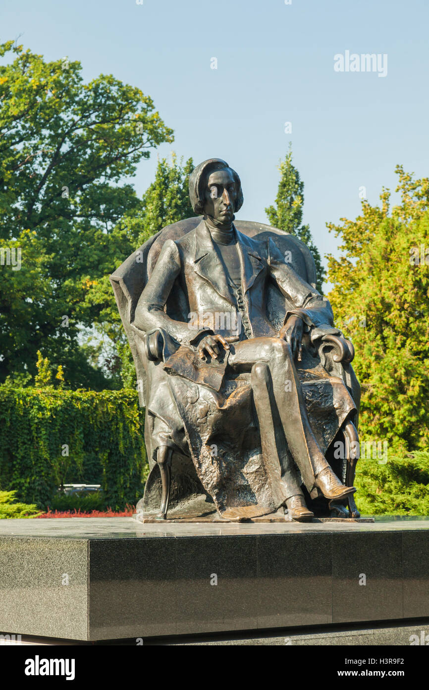 Chopin statue Banque de photographies et d'images à haute résolution - Alamy