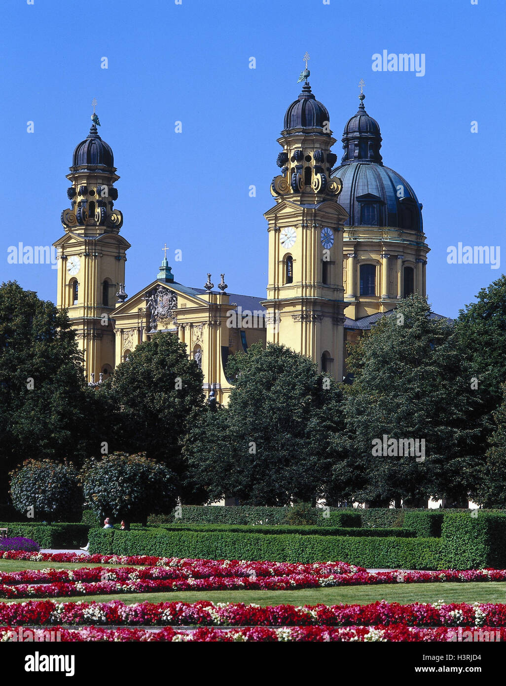 Germany, Bavaria, Munich, Theatinerkirche, parc, l'été, l'Europe, la Haute-Bavière, l'église, structure, Architecture, bâtiment, en 1688, de style architectural baroque, Kajetan, St., église, la religion, l'église de la cour, de la culture, de l'endroit d'intérêt, parc, parterres, fl Banque D'Images