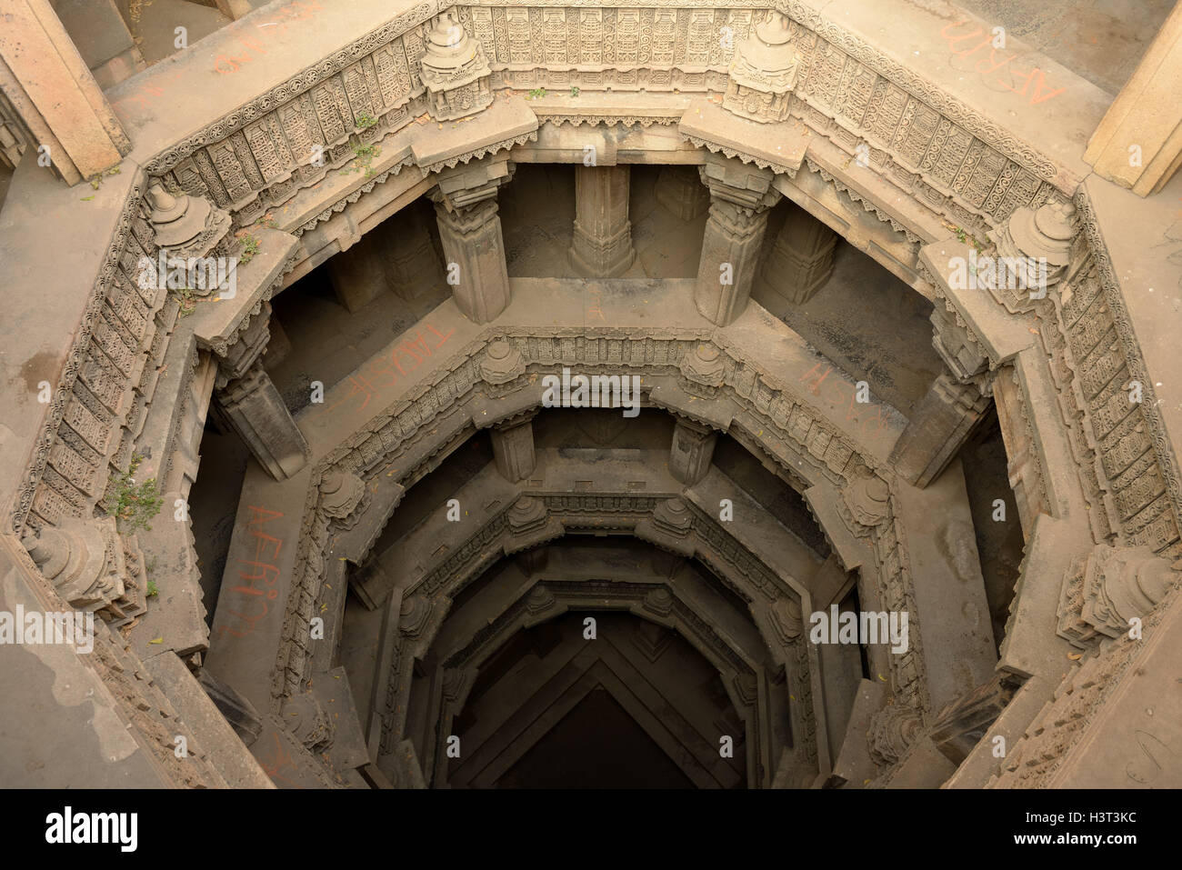 Dada Hari Vav ni cage est un bâtiment d'eau Hindou dans le village de Adalaj, près d'Ahmedabad ville de l'état du Gujarat Banque D'Images