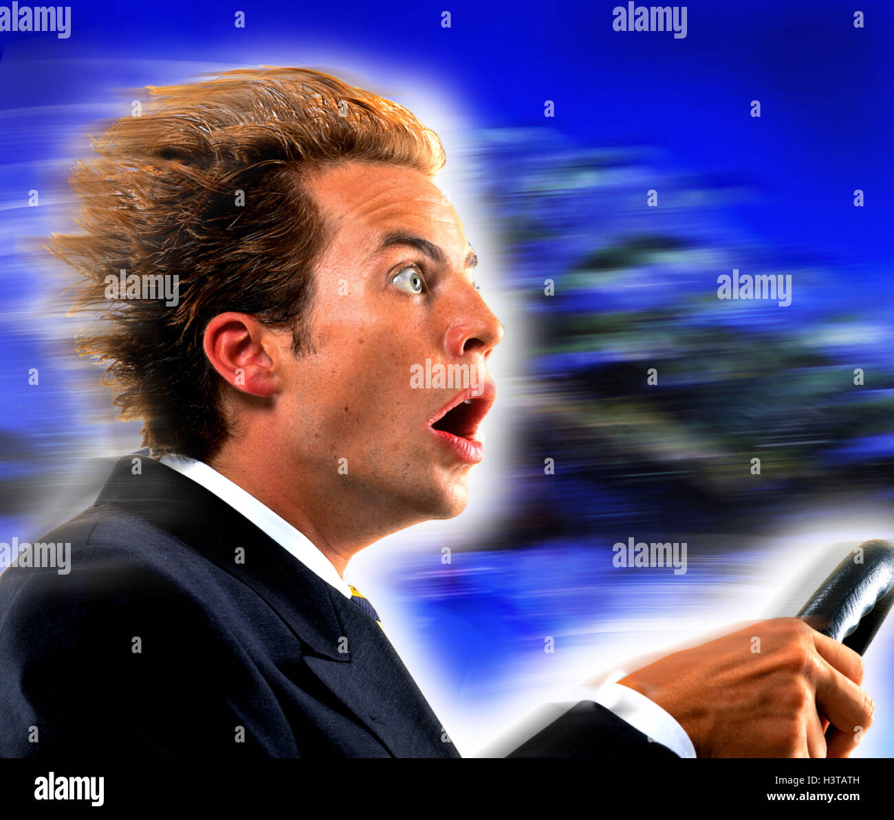 Pilotes, jouer du visage, la peur, la terreur, l'icône, la vitesse, la décapotable, vent, portrait, side view, [M], les hommes, l'automobilisme, cabriolet, taxe, voiture, auto, rendez-vous, l'homme, jeune, expression, surpris, horrifie, attendent impatiemment, rapide, la peur, le choc, surprises, s'étonne, tempo, bande de roulement, Banque D'Images