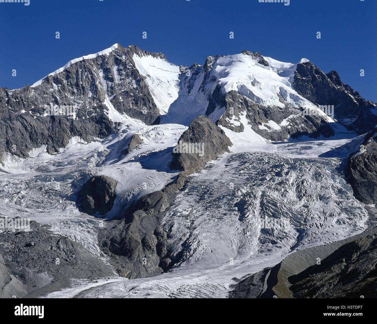 La Suisse, Grisons, Engadine, le Piz Bernina, 4049 m, le Piz Scercen, 3971 m montagne, paysage de montagne, montagnes, neige, glacier, région montagneuse Banque D'Images
