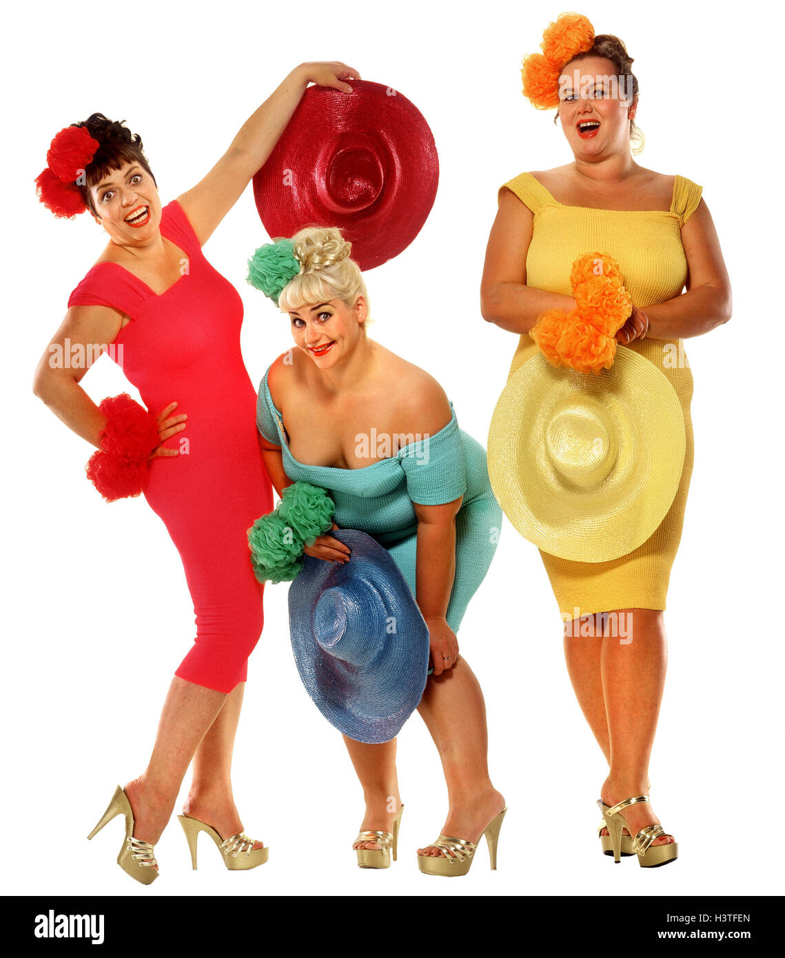 Les femmes, trois, au vieillard, abondamment, vêtements, chapeaux, étroitement, geste, heureux, des poids lourds, studio, découper, femme, amis, stout, surpoids, gras, dodus, vêtements, ajusté, collants, figure-risquély pertly, avec emphase, et aux couleurs vives, rouge, bleu, jaune, la confiance en soi, heureux, fondu, amusement, divertissement, Banque D'Images