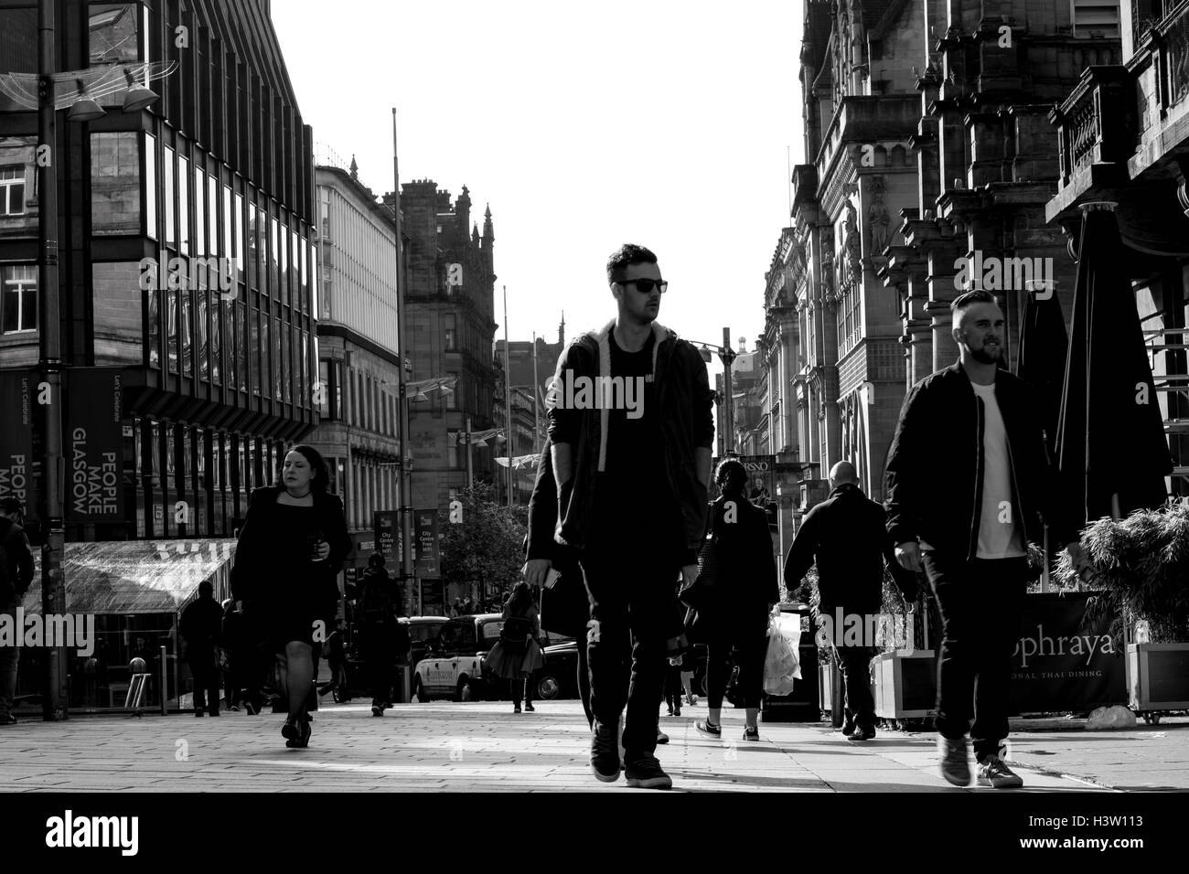 Street Photography, Film, l'heure de pointe, la ville, la circulation, Glasgow, Ecosse, Banque D'Images