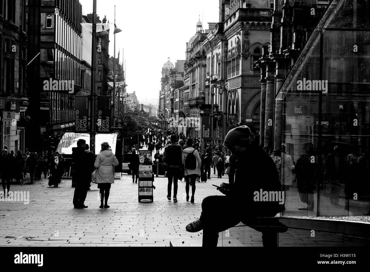 Street Photography, Film, l'heure de pointe, la ville, la circulation, Glasgow, Ecosse, Banque D'Images