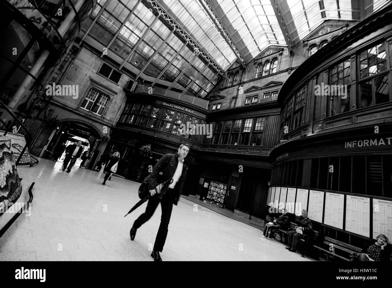 Street Photography, Film, l'heure de pointe, la ville, la circulation, Glasgow, Ecosse, Banque D'Images