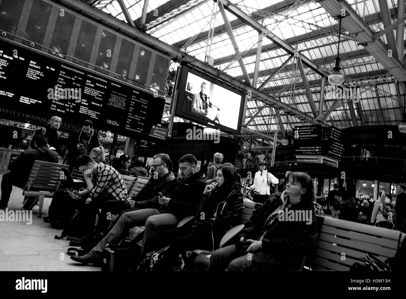 Street Photography, Film, l'heure de pointe, la ville, la circulation, Glasgow, Ecosse, Banque D'Images