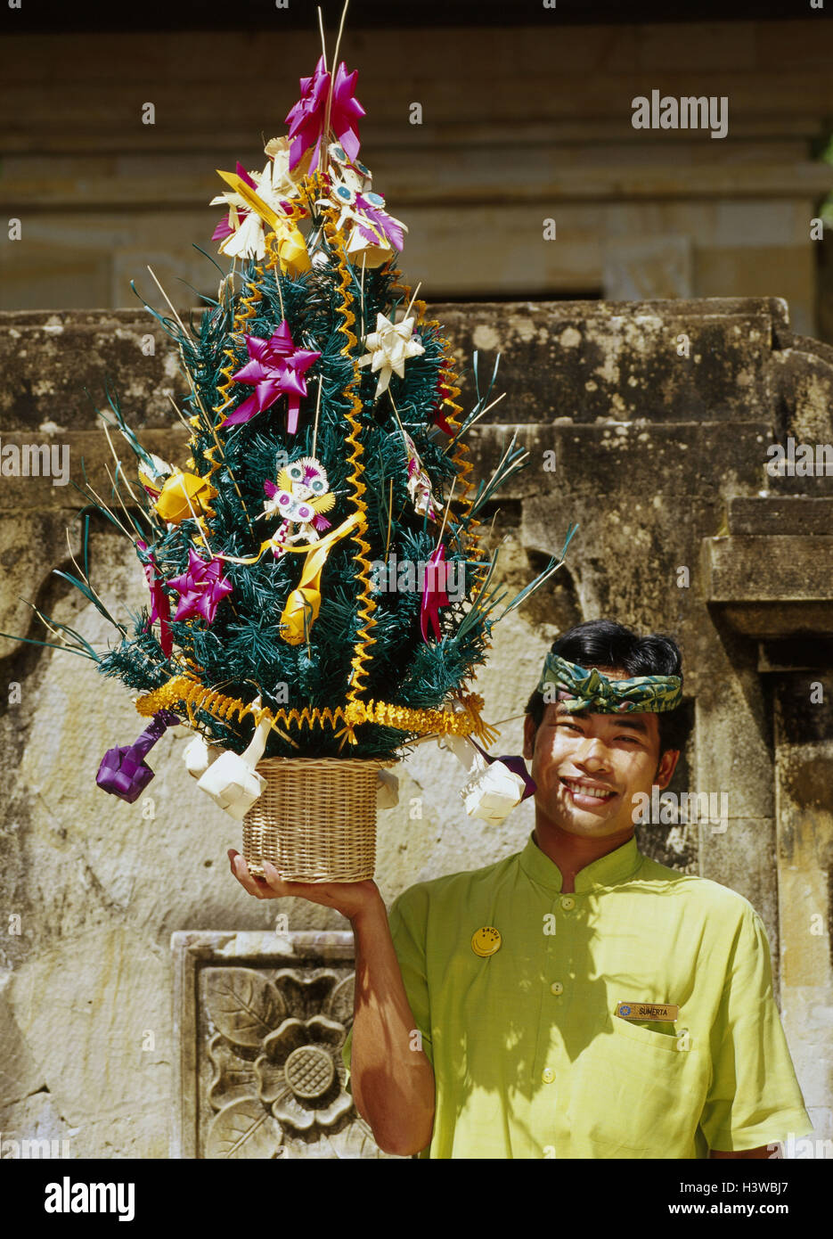 L'île de Bali, Indonésie, Bukit peninsula Badung, Nusa Dua, Bali sol', 'Melia hotel, employée de bureau, arbre de Noël, des petites îles de la sonde, Sundainseln Pulau Bali, hôtel 5 étoiles, tourisme, hôtel, Noël, employé de bureau, à l'extérieur de l'arbre de Noël Banque D'Images