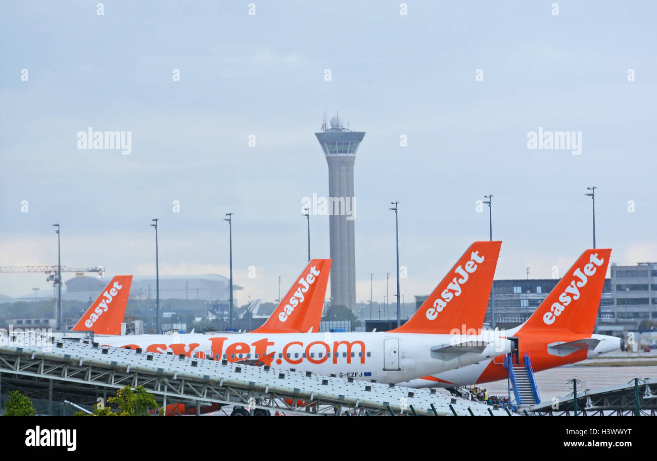 Les avions d'easyjet de l'aéroport Roissy-Charles de Gaulle Banque D'Images