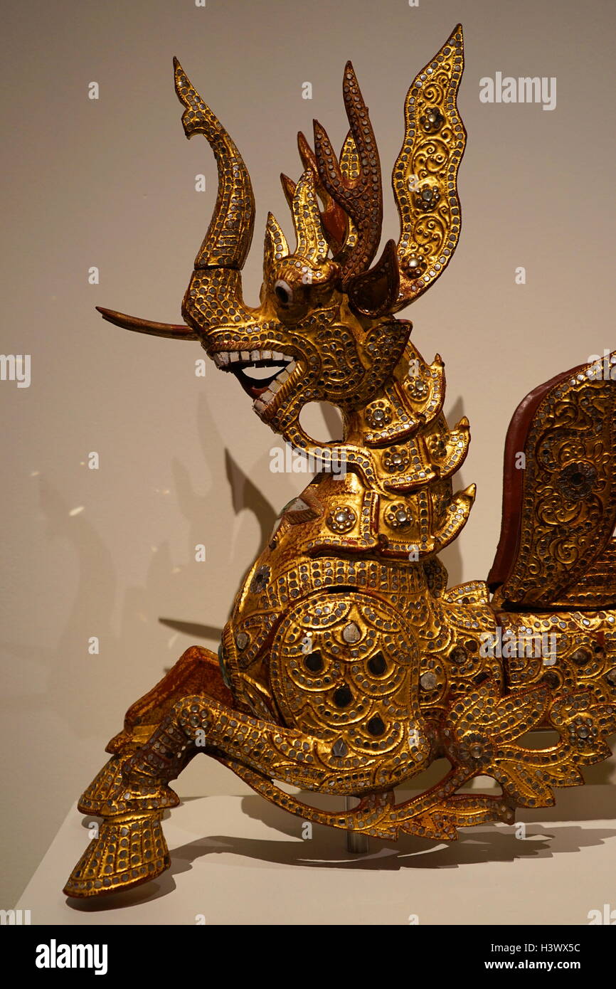Socle en bois laqué gong de Mandalay. En date du 14e siècle Banque D'Images