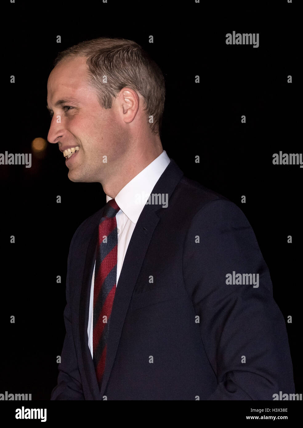 Londres, Royaume-Uni. 12 octobre, 2016. Le duc de Cambridge, le Prince William, arrive au Royal Hospital Chelsea de présenter le système de reconnaissance de l'Employeur MOD Or Crédit : Guy Josse/Alamy Live News Banque D'Images