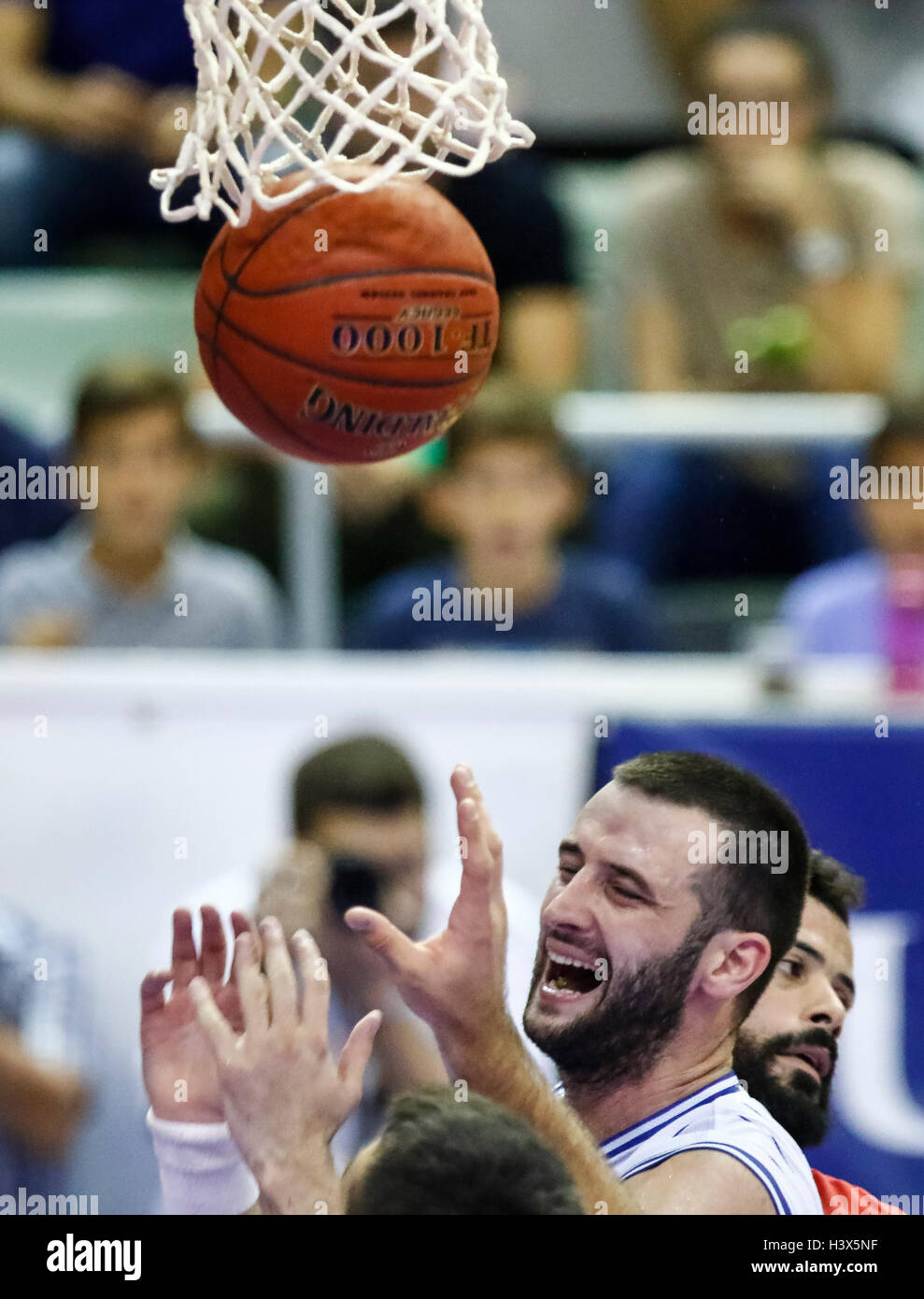Murcia, Espagne. Le 12 octobre, 2016. Eurocup de basket-ball match entre Murcie Ucam CB vs Buducnost Voli . Credit : ABEL F. ROS/Alamy Live News Banque D'Images