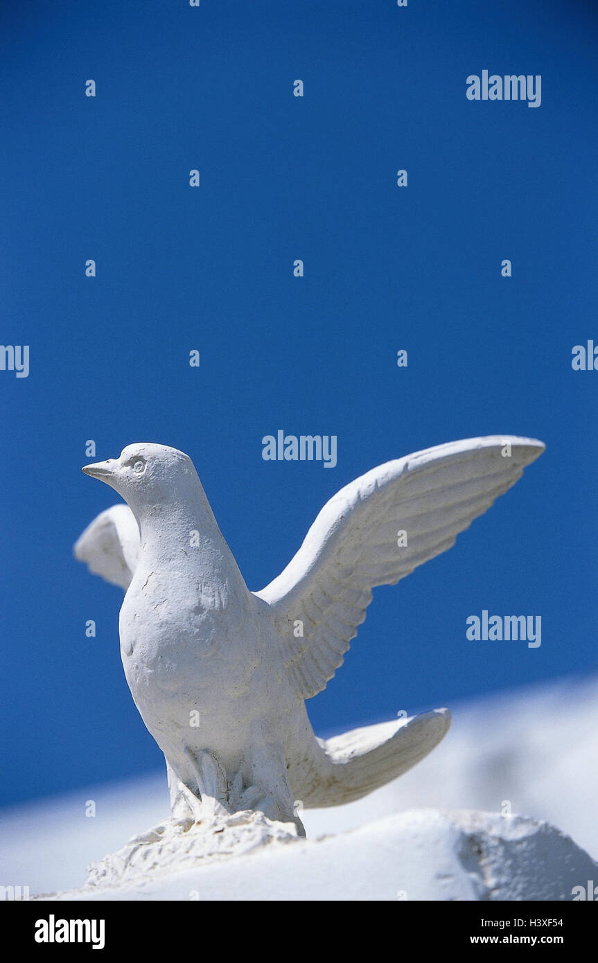 Grèce, les Cyclades, Santorin, la sculpture, la colombe de la paix, l'île, la mer Égée, la mer Méditerranée, à l'extérieur, toiture, maison, maison d'habitation, pigeon, oiseau, l'art, art, sculpture, rue blanc, aile, propagation Banque D'Images